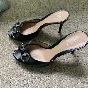 Black gucci sandals
